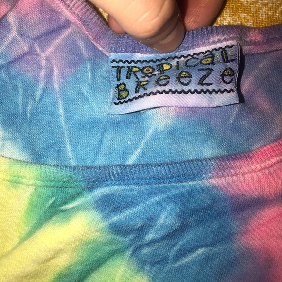 Gently used crop top - Picture 2 of 2